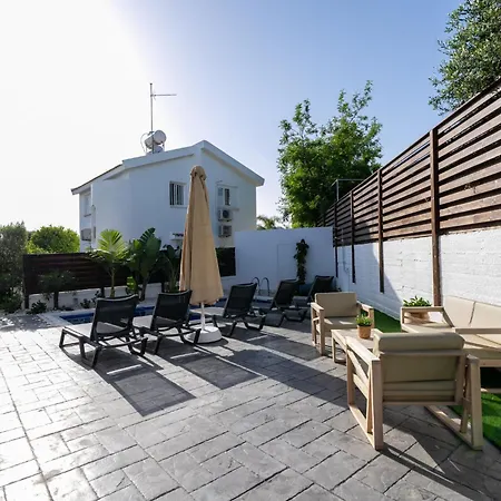 Villa Mediterranean Oasis 2 *